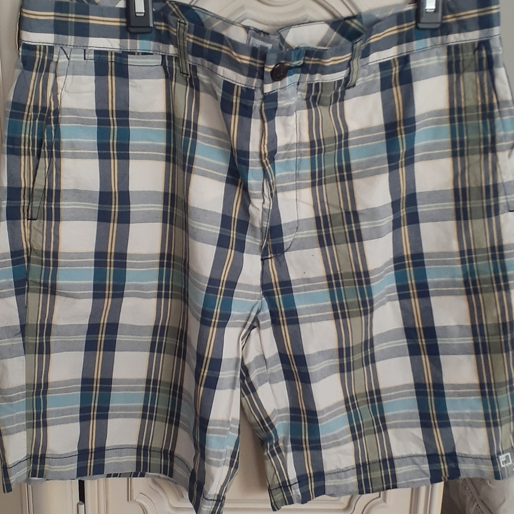 NWT Men's Flat Front Plaid Bermuda Shorts